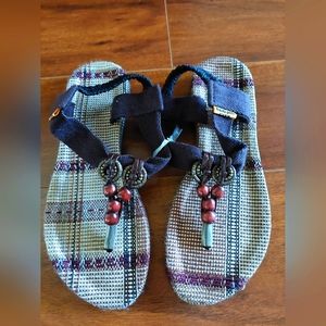 Baguio City Women's Sandals Size 8 US